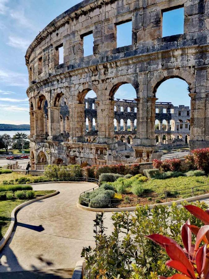 Apartment Andreas - Amphitheater - Pula Exteriör bild